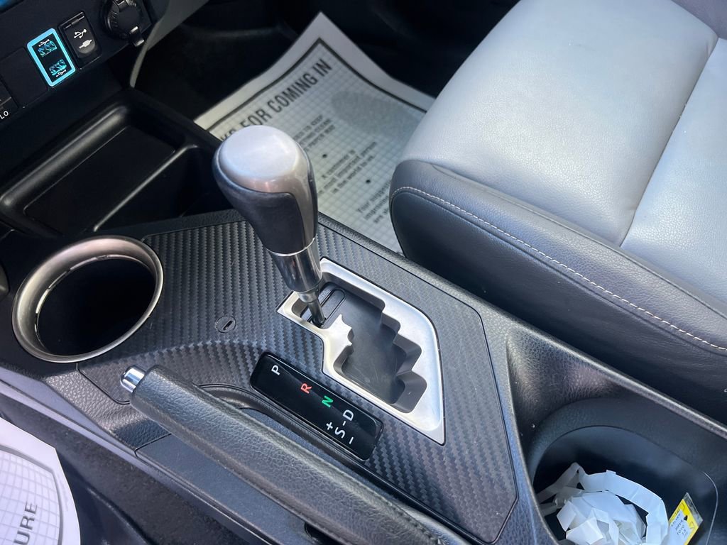 Used 2013 Toyota RAV4 Limited image 24