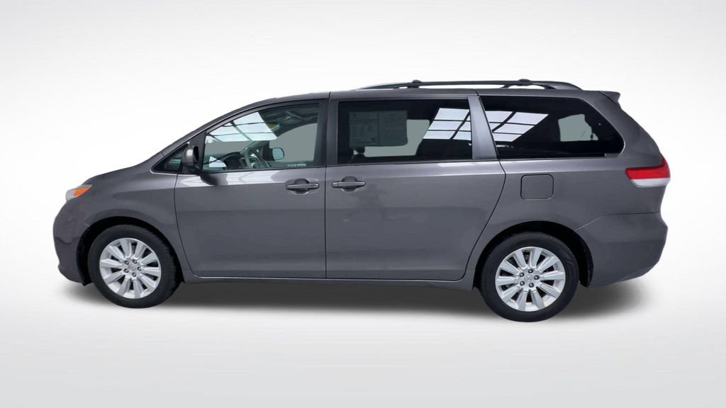 Used 2014 Toyota Sienna XLE AWD/4WD image 5