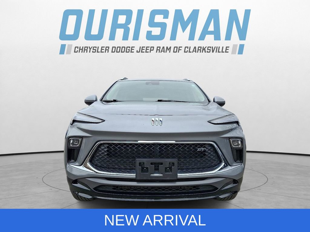 Used 2024 Buick Encore GX Sport Touring image 2