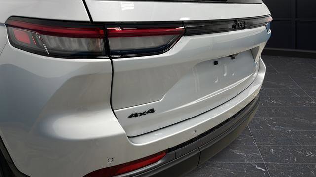 New 2026 Jeep Grand Cherokee Altitude image 34