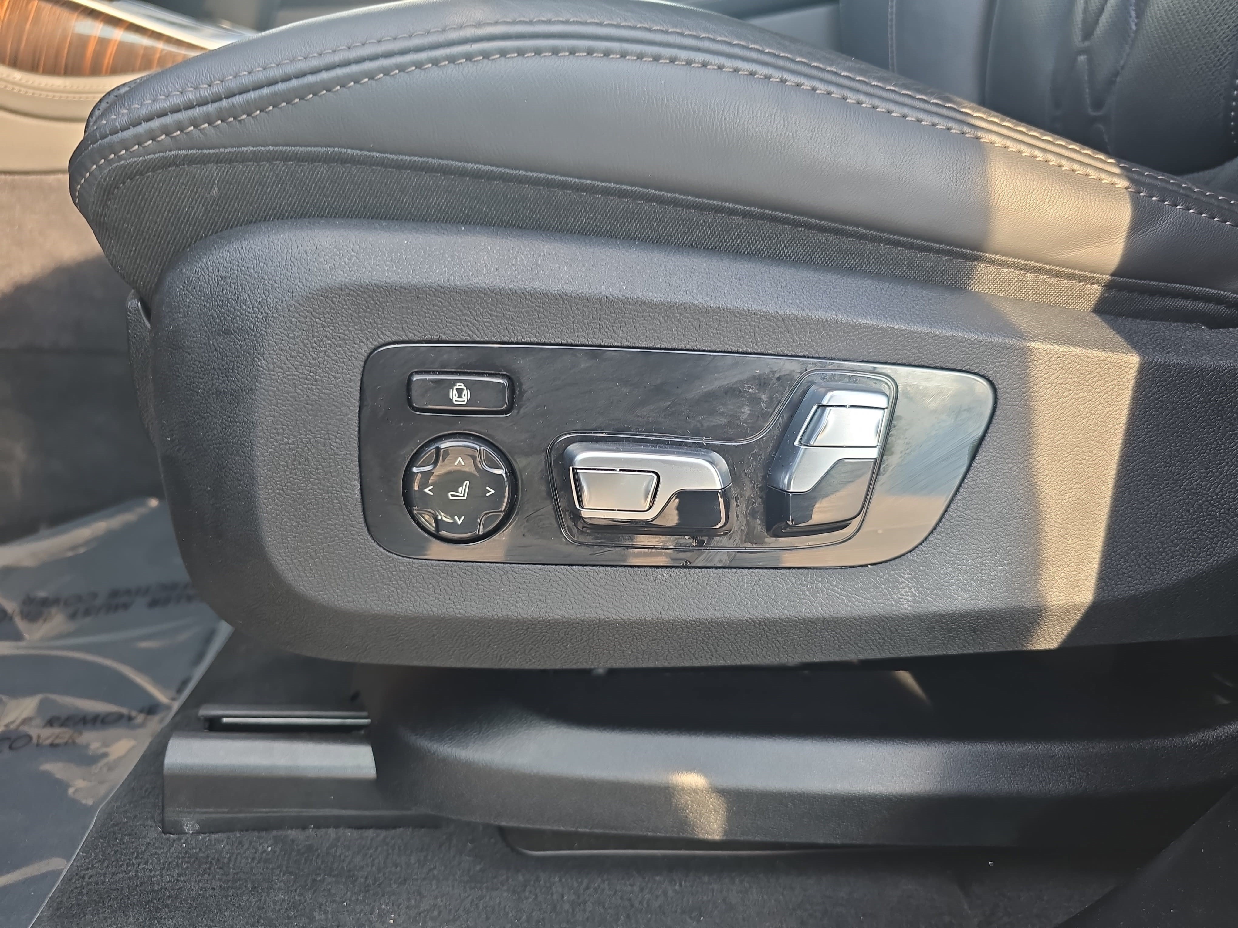 Used 2026 BMW X7 xDrive40i AWD/4WD image 30