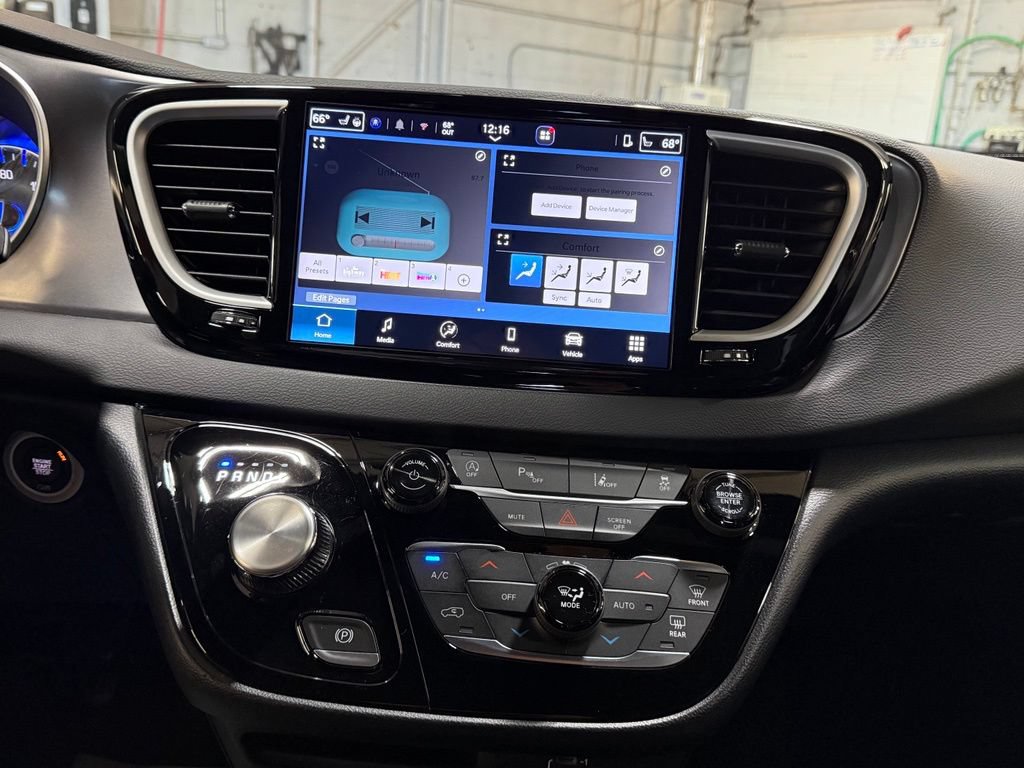 Used 2026 Chrysler Pacifica Select FWD image 10