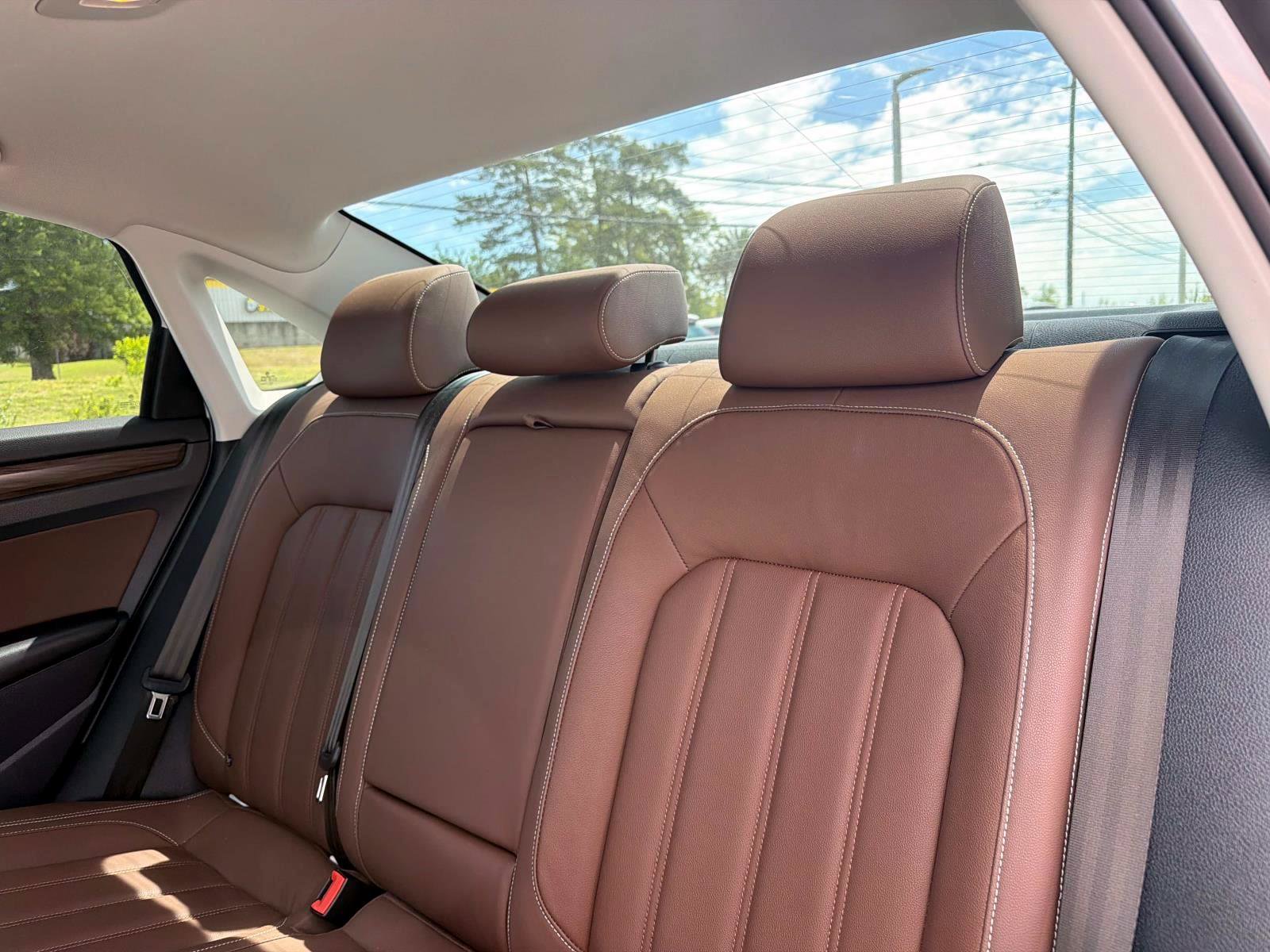 Used 2022 Volkswagen Passat 2.0T image 15