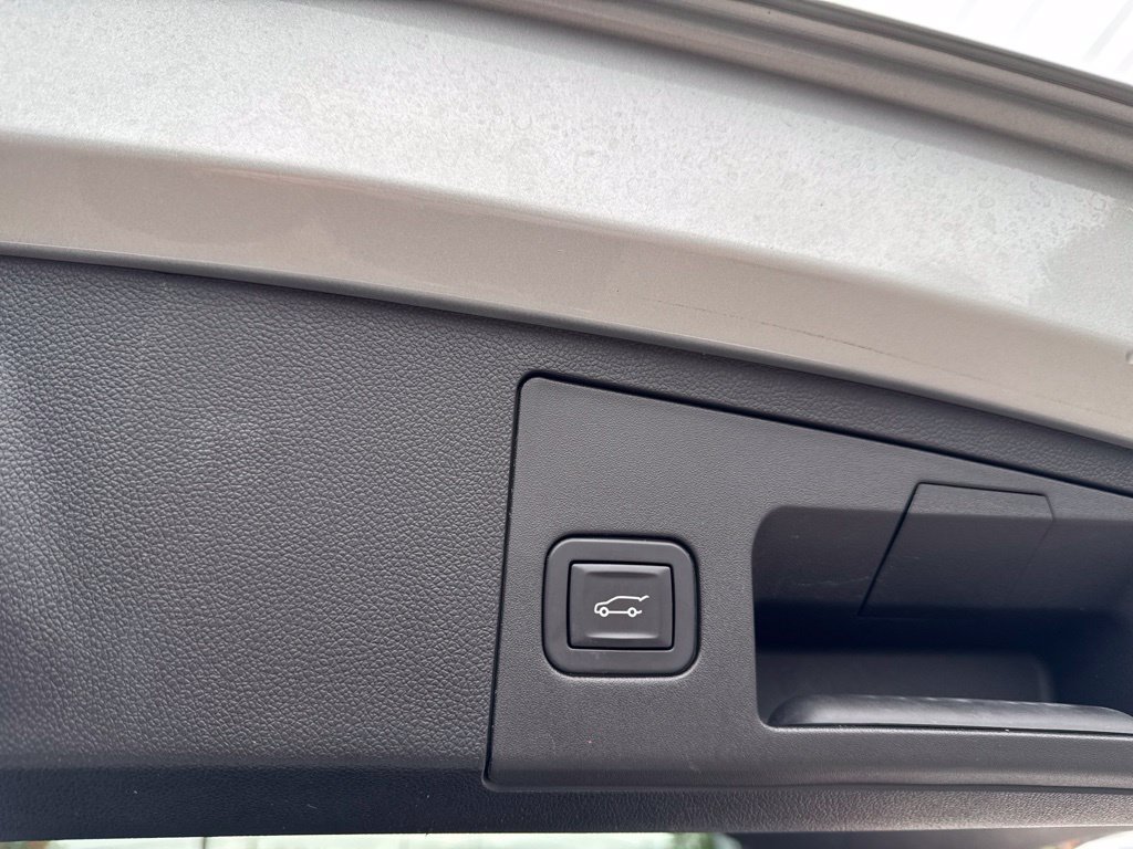 Used 2019 Cadillac XT4 Premium Luxury FWD image 28