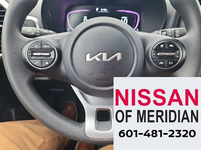 Used 2023 Kia Soul LX image 16