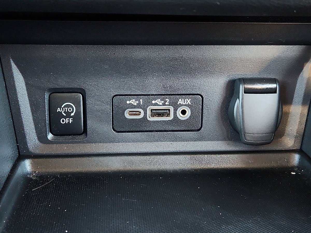 Used 2024 Nissan Sentra SR w/ SR Premium Package image 9