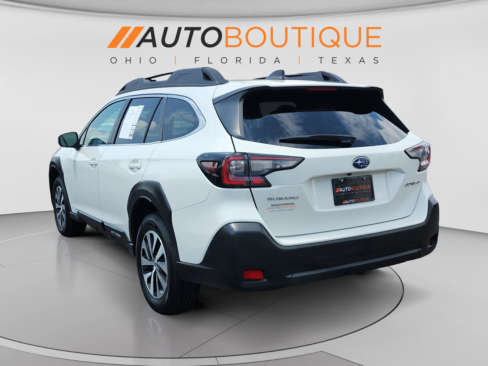 Used 2025 Subaru Outback Premium AWD/4WD image 3
