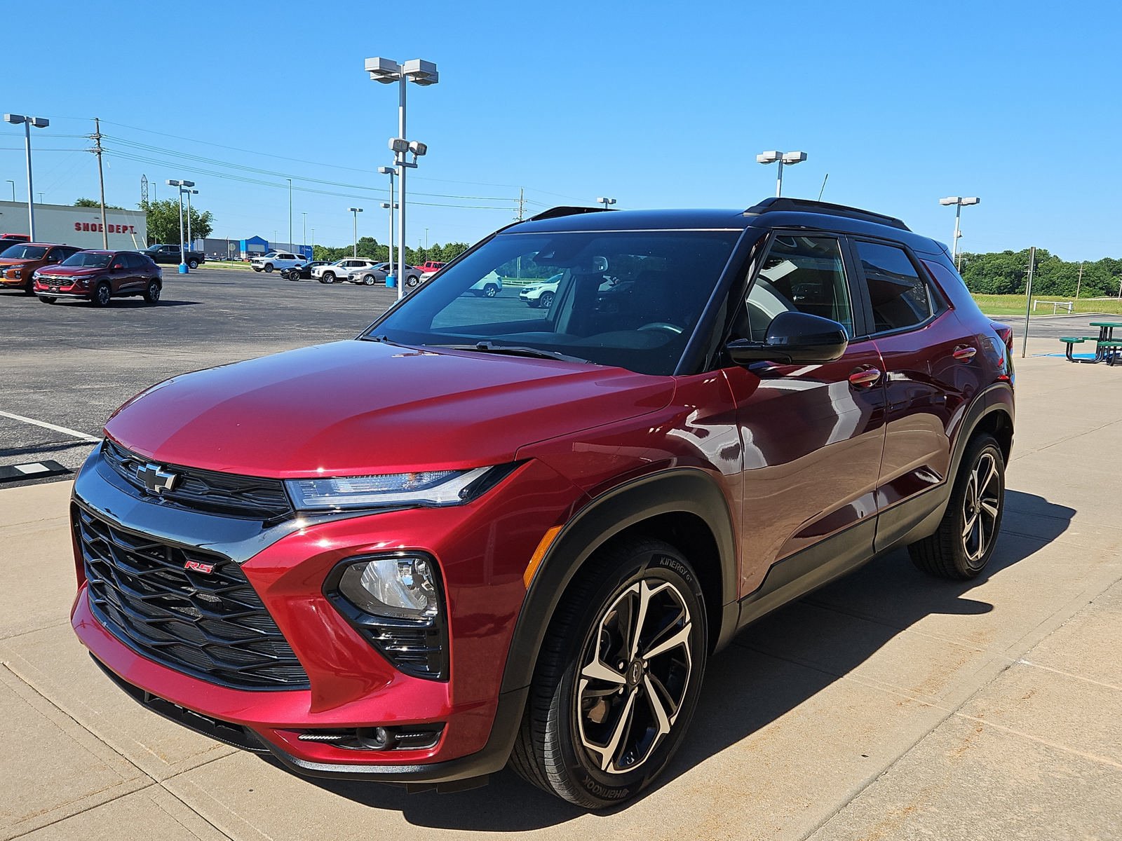 Used 2023 Chevrolet TrailBlazer RS w/ Convenience Package FWD image 2