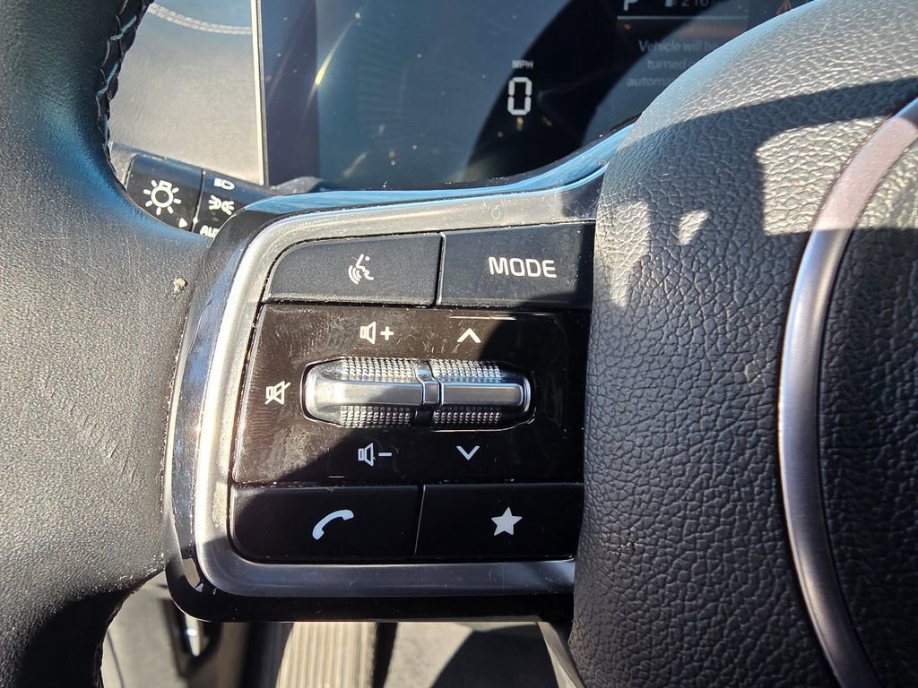Used 2024 Kia Sorento S image 23