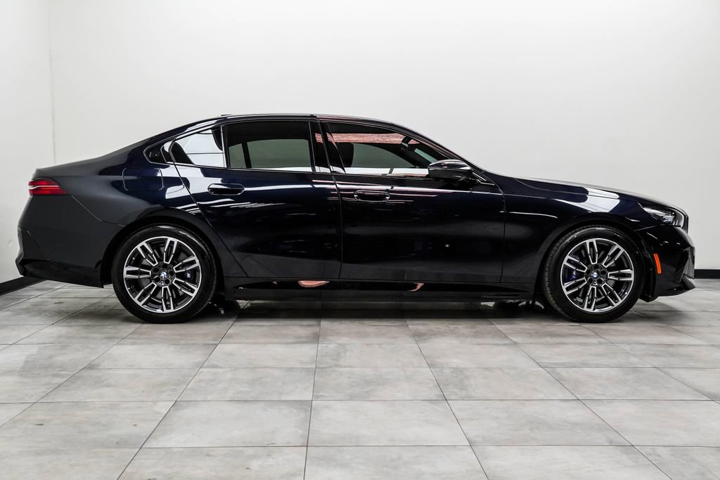 Used 2026 BMW 550e xDrive image 10