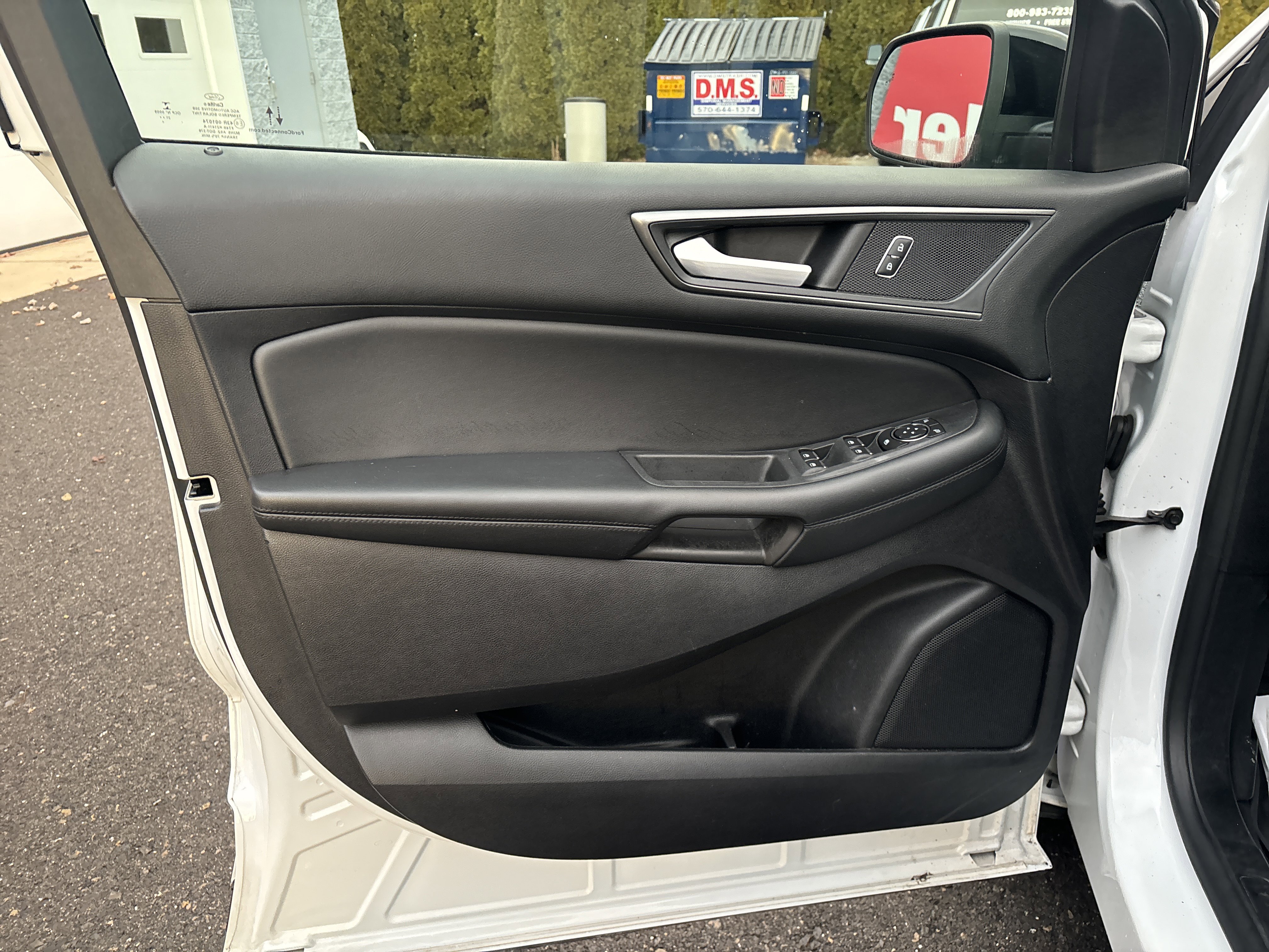 Used 2022 Ford Edge SE w/ Black Appearance Package image 16