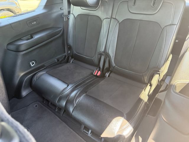 Used 2024 Jeep Grand Cherokee L Altitude RWD image 23