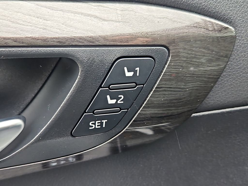 New 2026 Toyota Highlander Limited AWD/4WD image 17