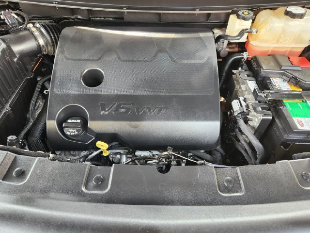 Used 2021 Buick Enclave Essence w/ Sport Touring Edition FWD image 31