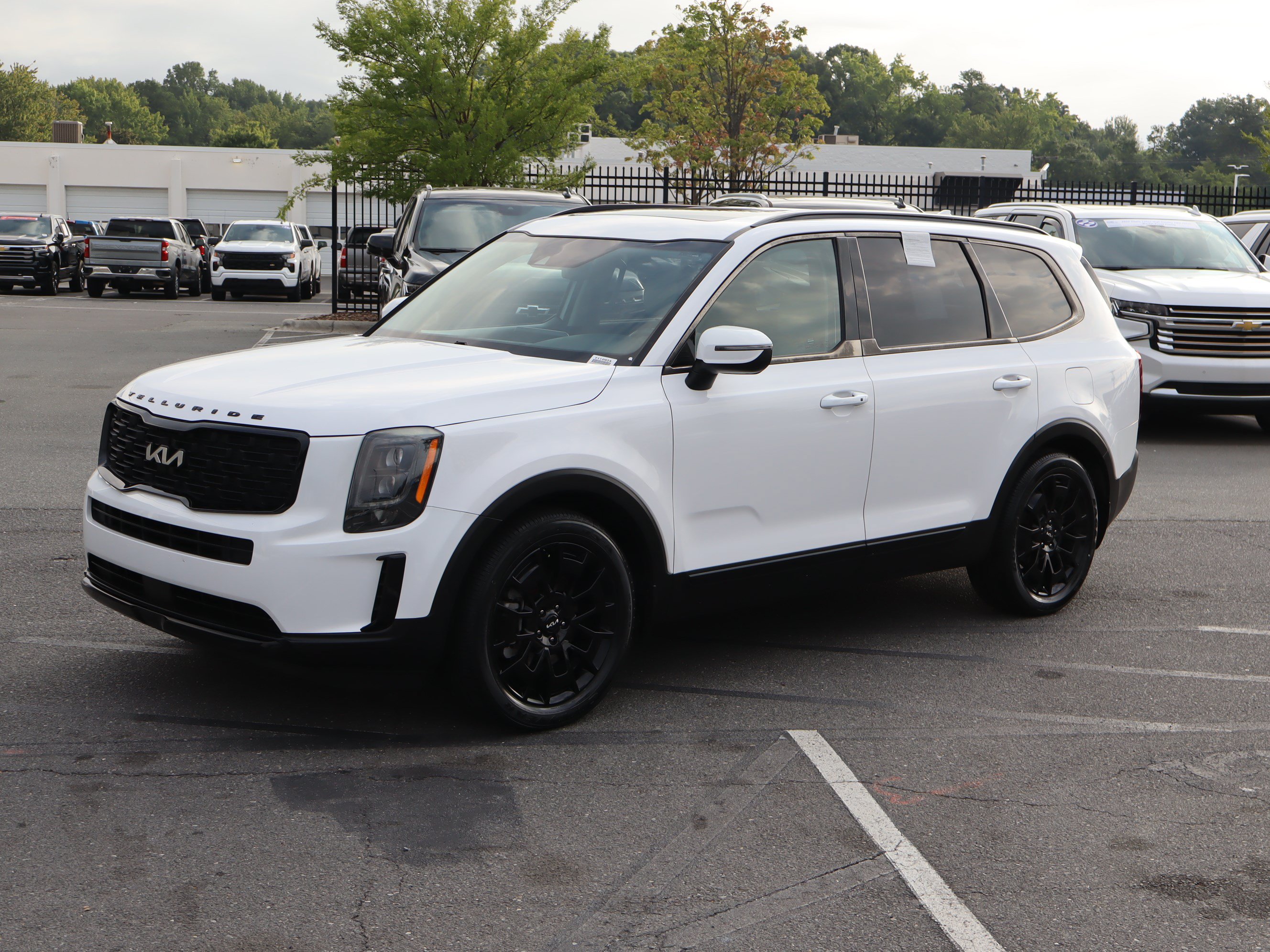 Used 2022 Kia Telluride EX w/ EX Premium Package AWD/4WD image 5