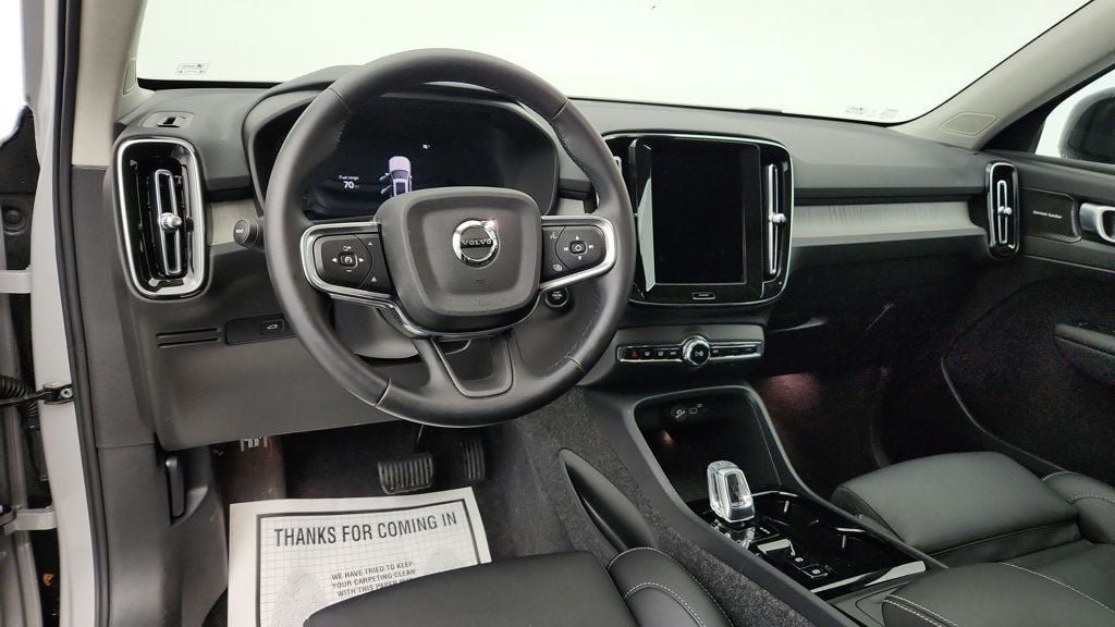 Used 2025 Volvo XC40 B5 Ultra w/ Climate Package AWD/4WD image 12