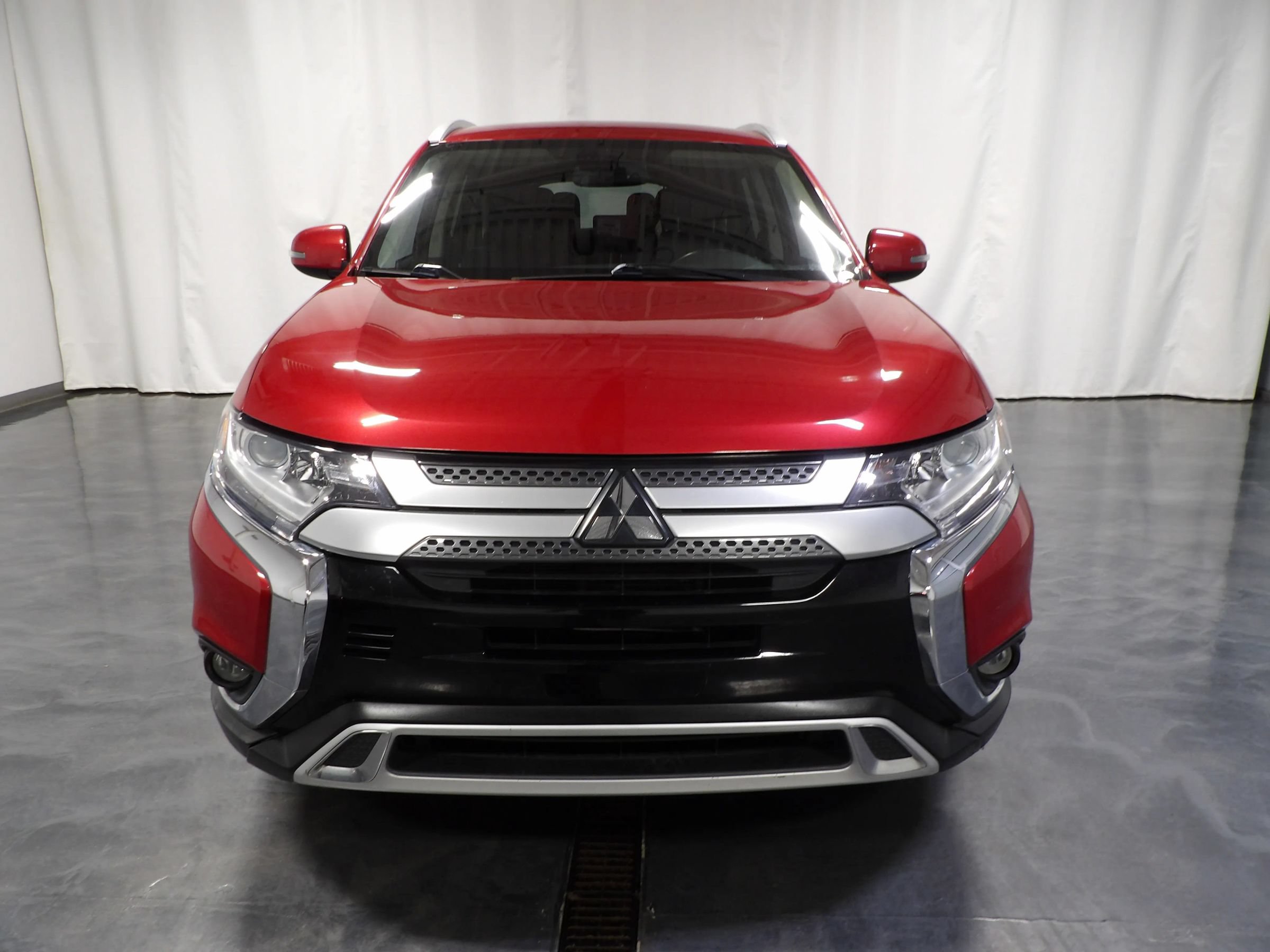 Used 2019 Mitsubishi Outlander SEL AWD/4WD image 2