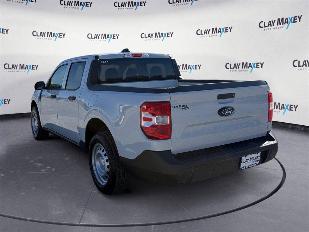 Used 2025 Ford Maverick XL image 3