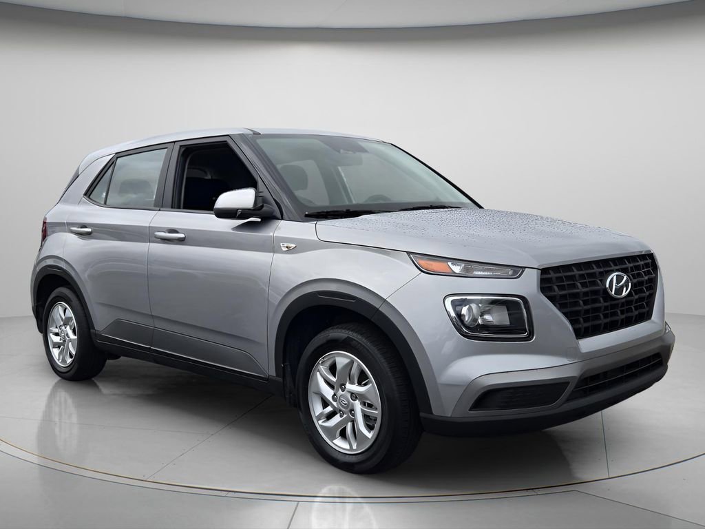 Certified 2025 Hyundai Venue SE FWD image 9