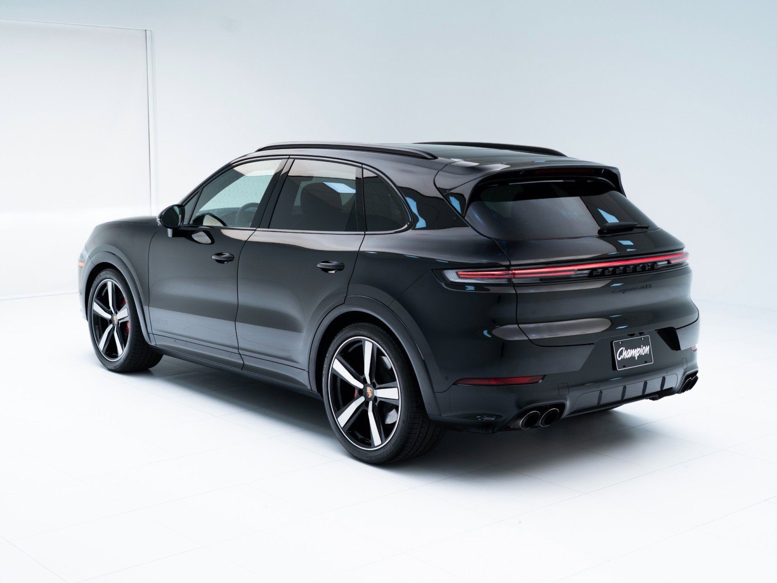 Certified 2025 Porsche Cayenne GTS image 3