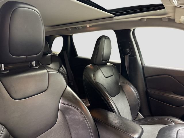 Used 2021 Jeep Cherokee Latitude Plus w/ Sun & Sound Group image 29