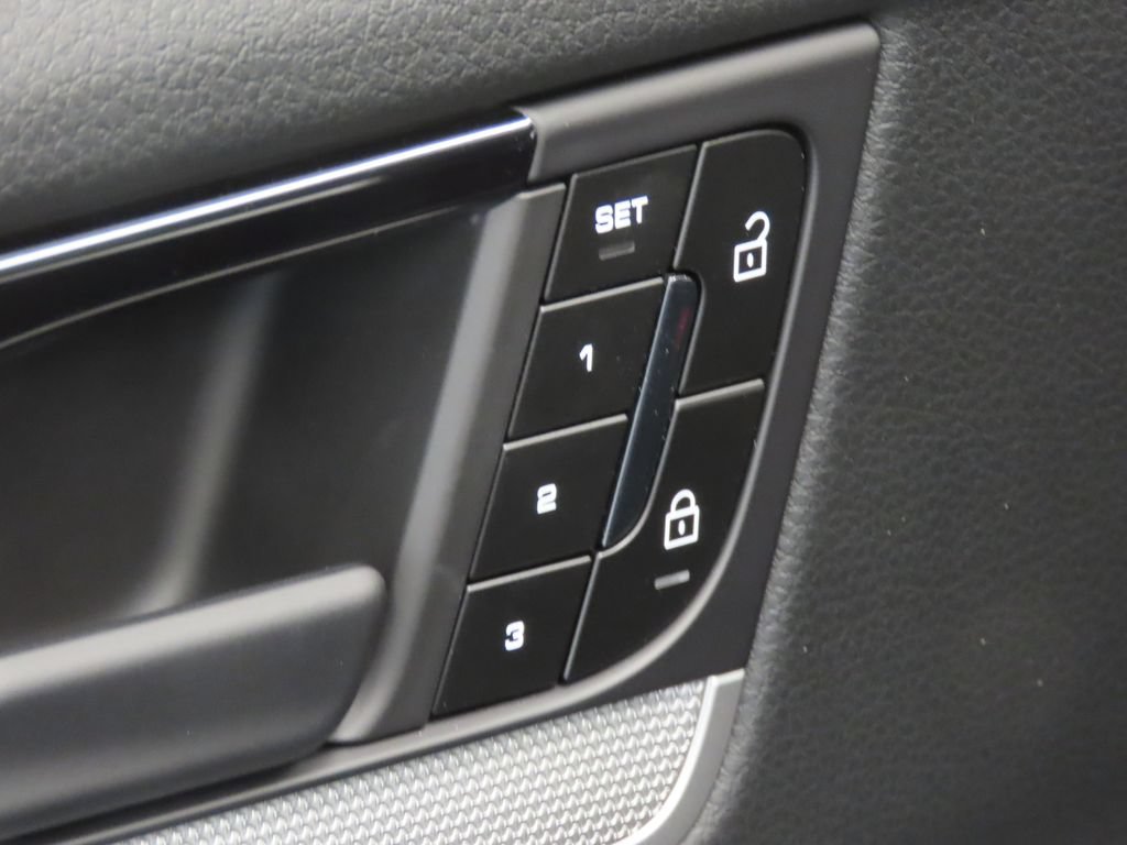Certified 2026 Porsche Cayenne S AWD/4WD image 37
