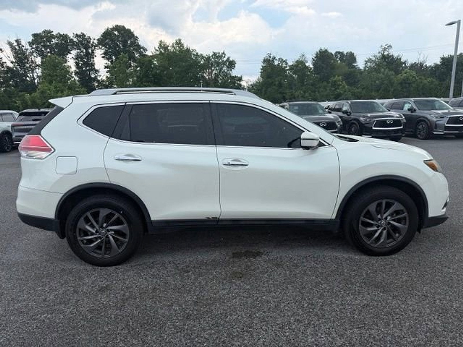 Used 2016 Nissan Rogue SL w/ SL Premium Package AWD/4WD image 8