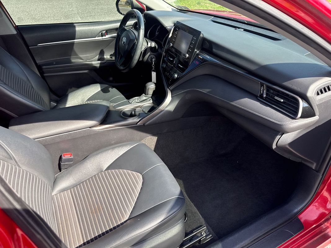 Used 2021 Toyota Camry SE FWD image 14
