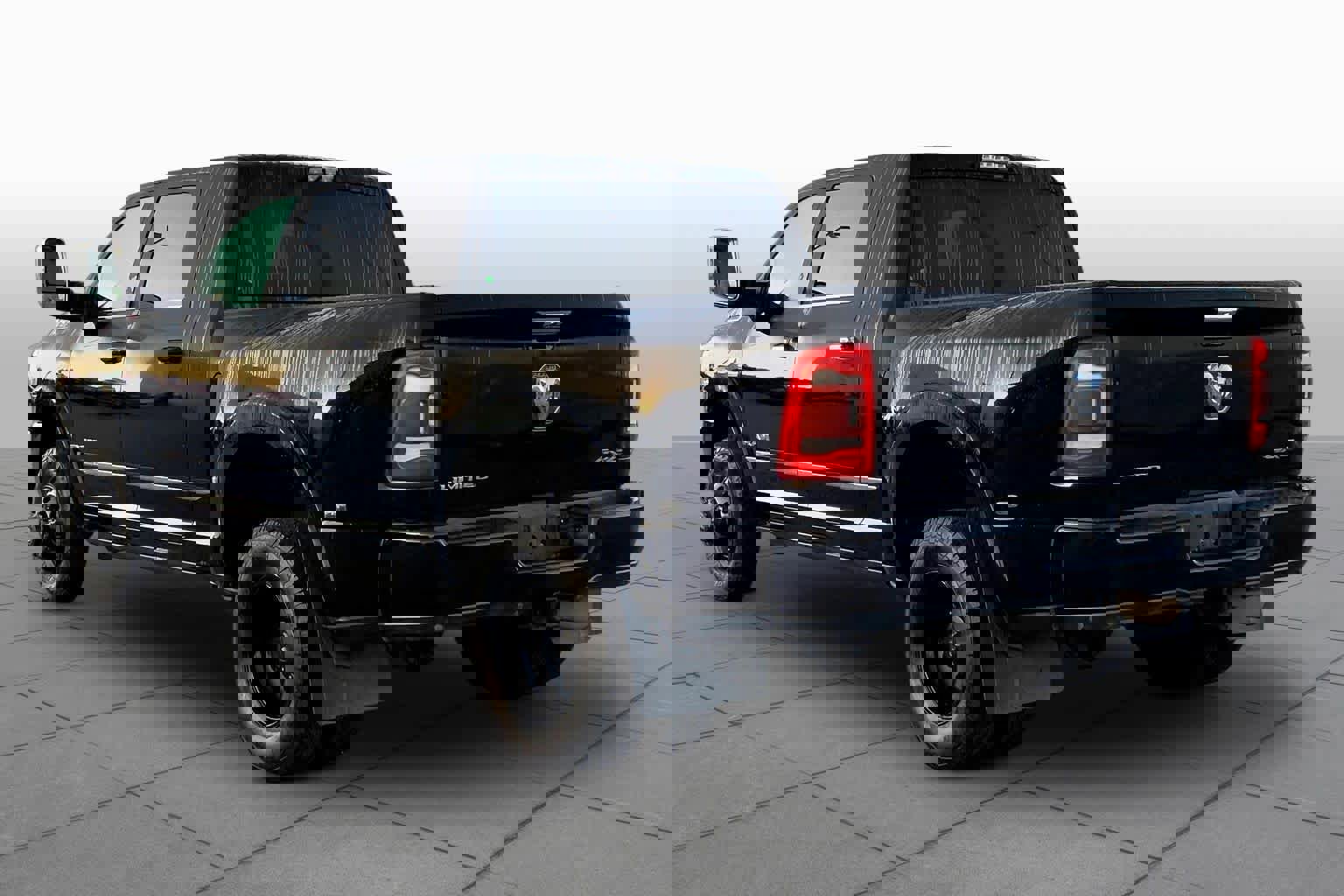 Used 2019 RAM 3500 Limited image 11