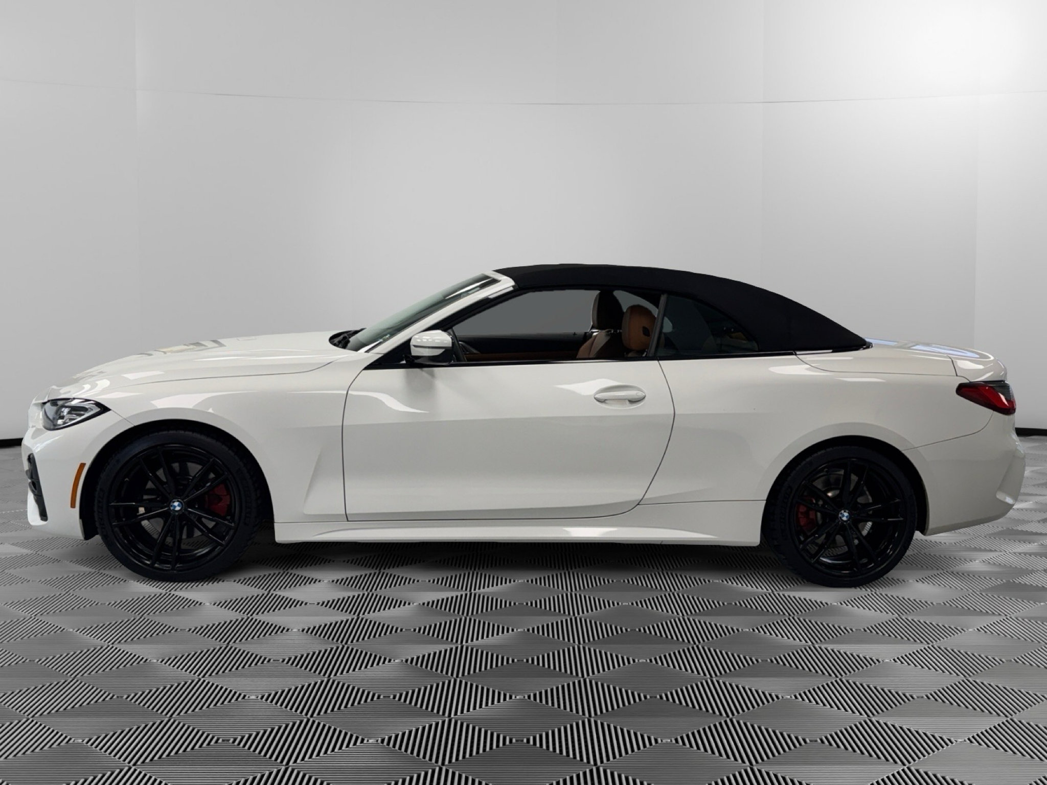 Used 2022 BMW 430i xDrive Convertible w/ M Sport Package AWD/4WD image 5