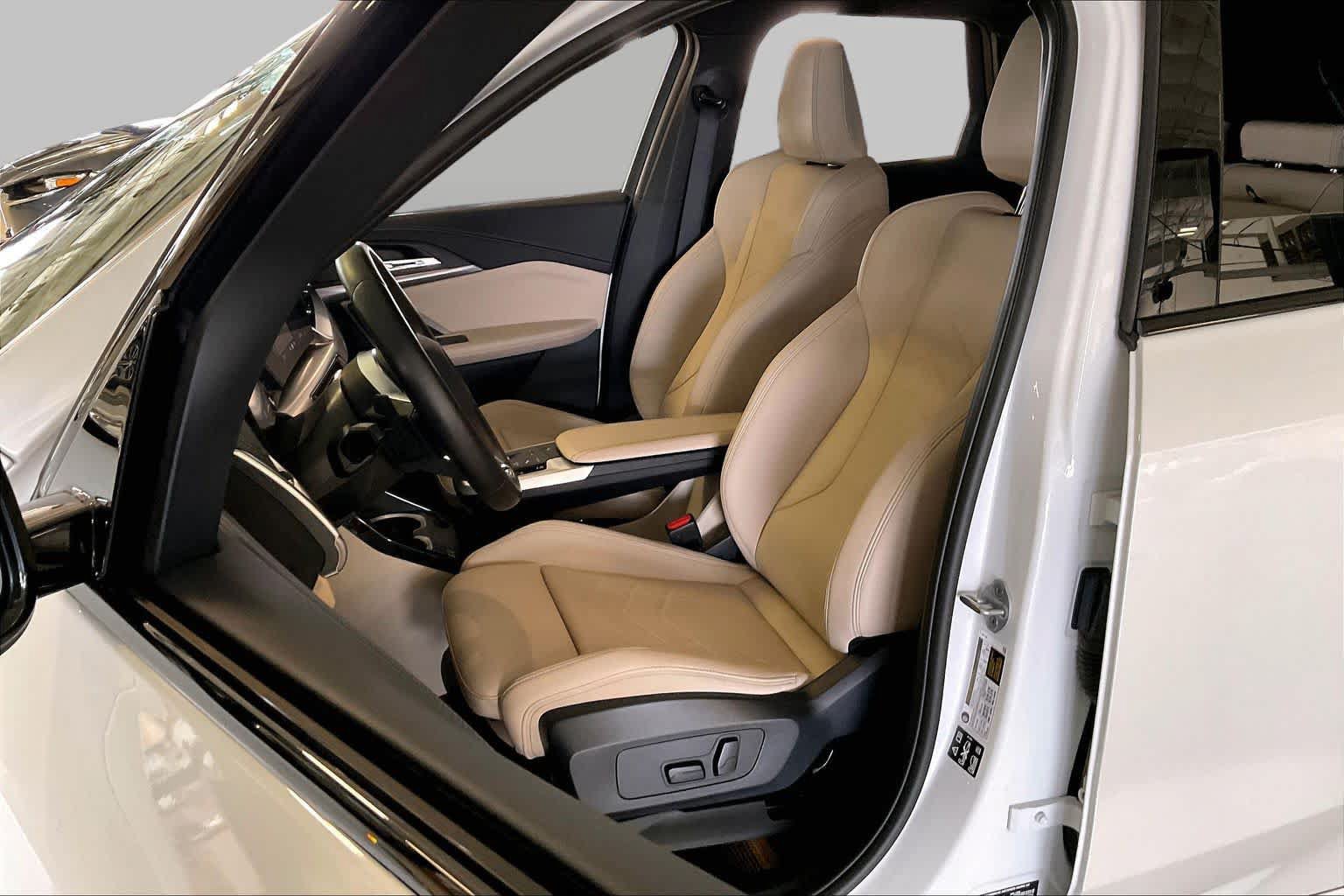 Used 2025 BMW X1 xDrive28i w/ M Sport Package AWD/4WD image 7
