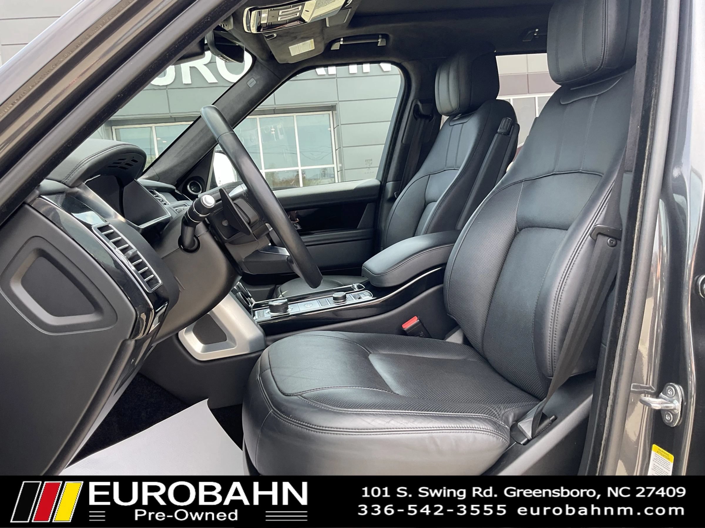 Used 2020 Land Rover Range Rover HSE AWD/4WD image 8