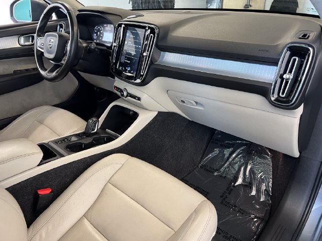 Used 2019 Volvo XC40 T5 Momentum AWD/4WD image 48