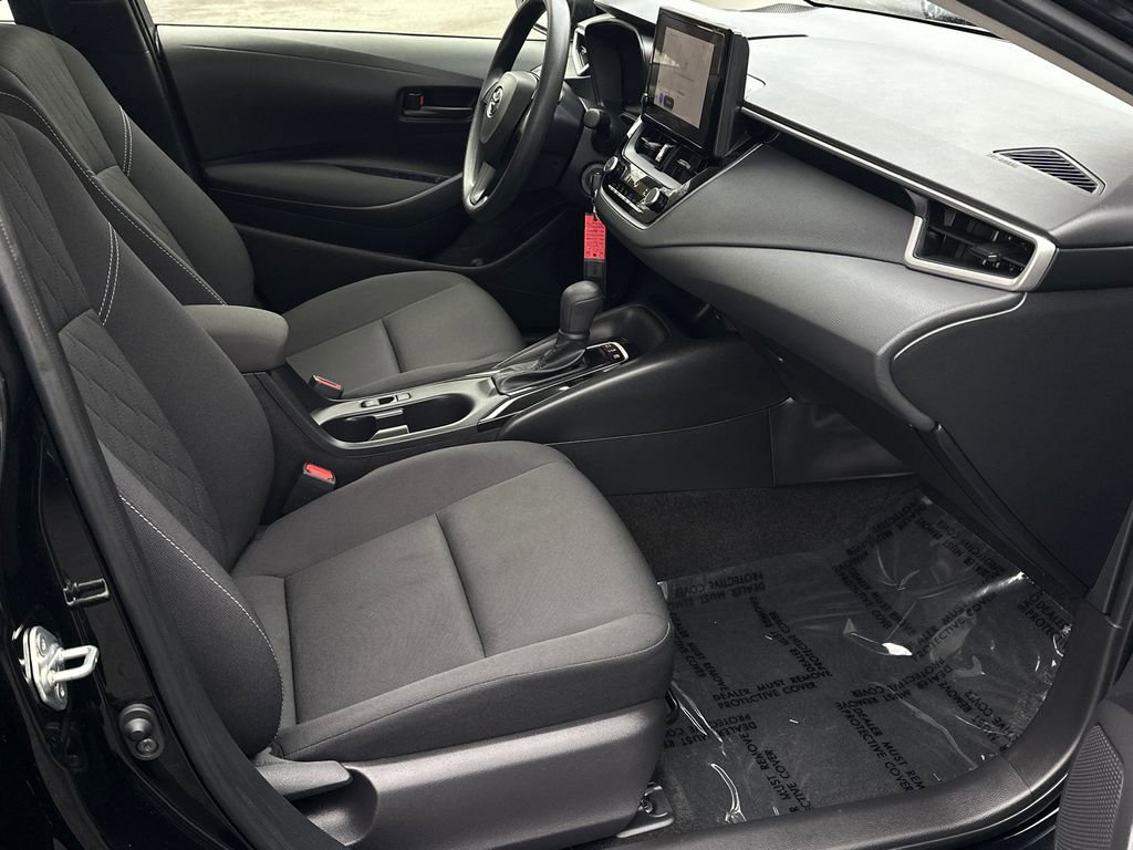 Used 2025 Toyota Corolla LE image 8