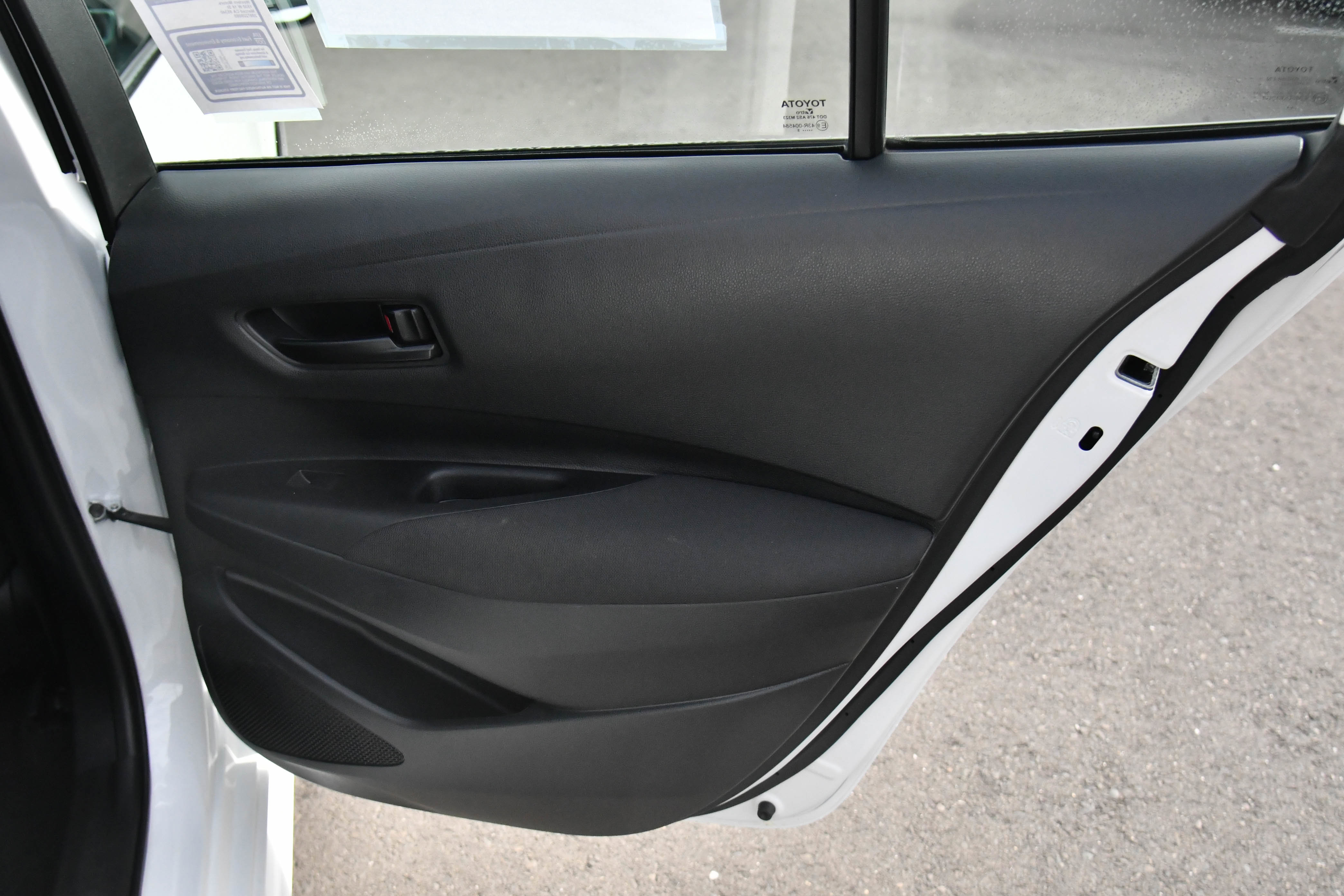 Used 2025 Toyota Corolla LE image 38