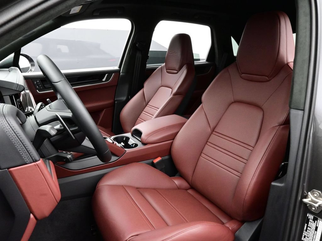 New 2025 Porsche Cayenne Turbo AWD/4WD image 5
