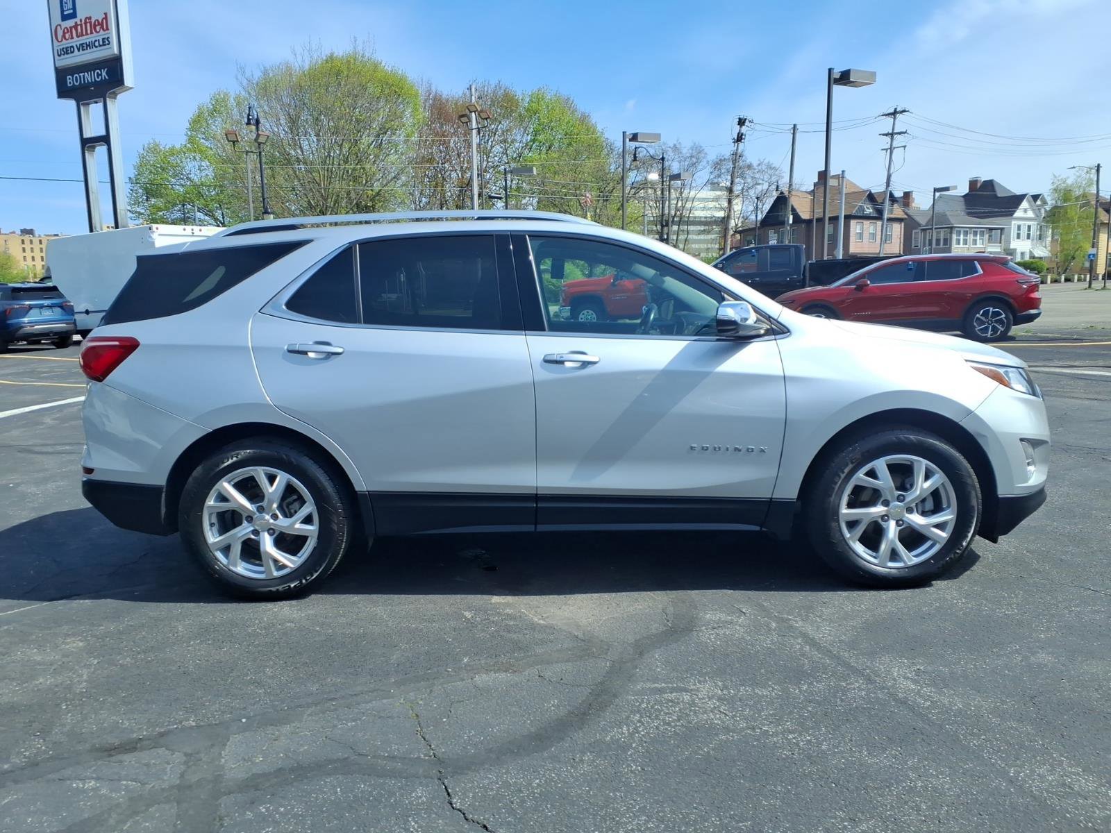 Used 2021 Chevrolet Equinox Premier AWD/4WD image 2