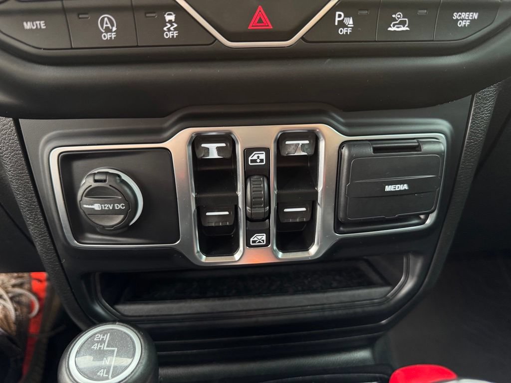 Used 2021 Jeep Wrangler Unlimited Sahara AWD/4WD image 46