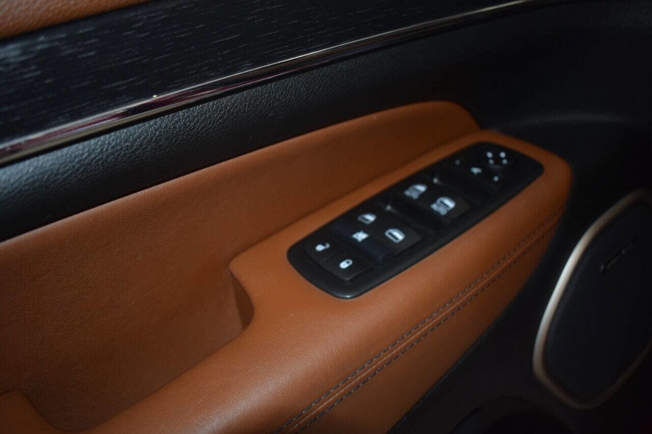 Used 2015 Jeep Grand Cherokee Summit w/ Platinum Series Group image 34