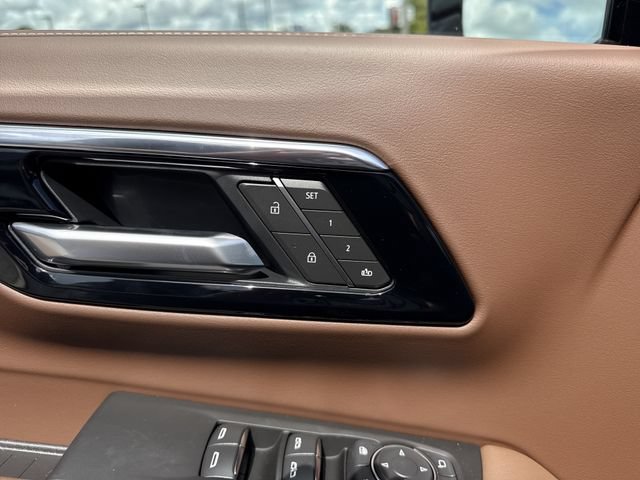 New 2026 Chevrolet Tahoe High Country AWD/4WD image 13
