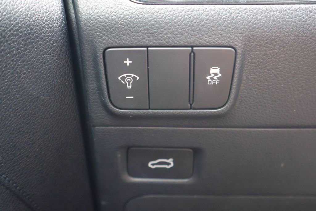Used 2025 Kia K5 LXS FWD image 17