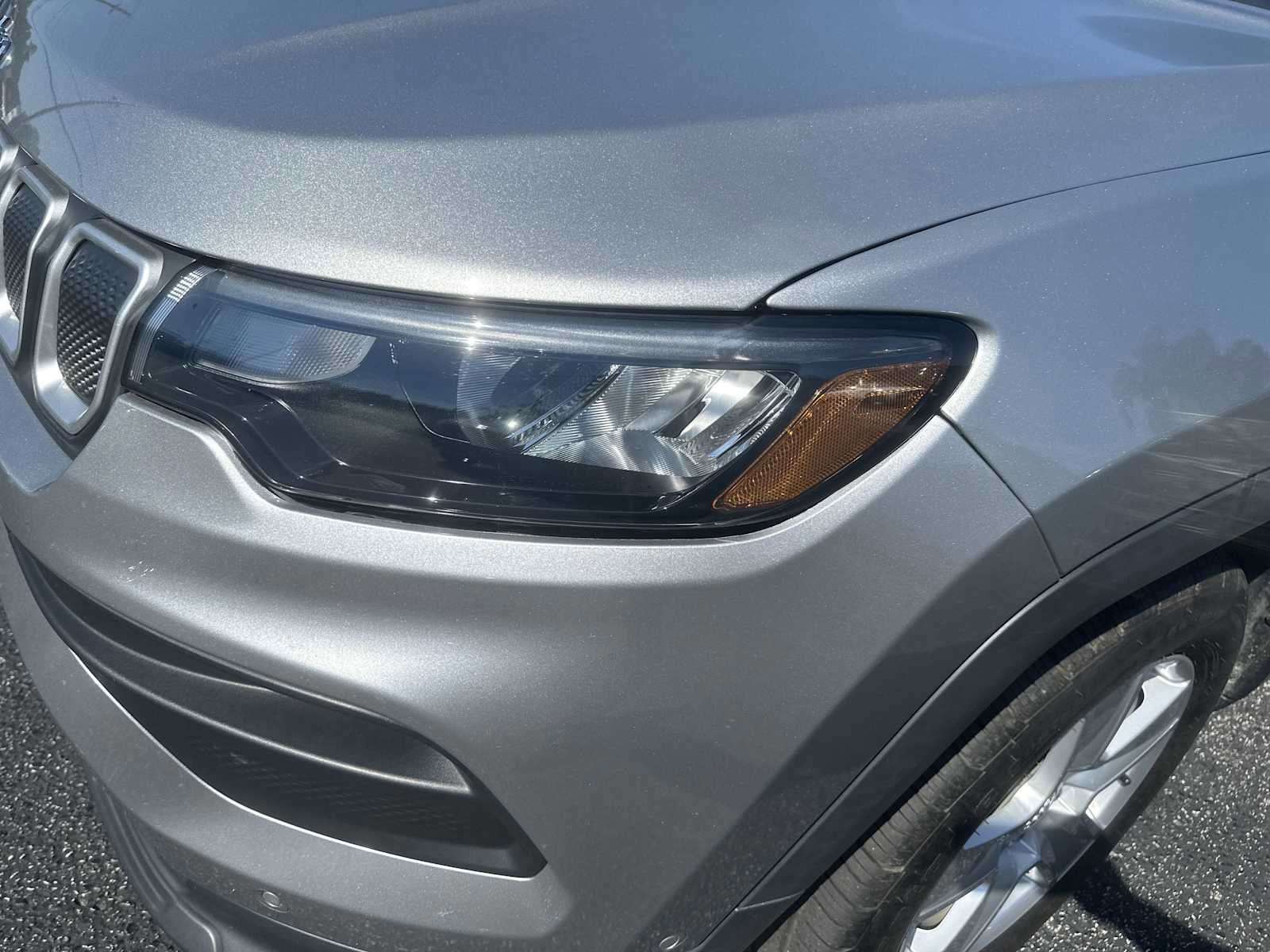 Used 2022 Jeep Compass Latitude w/ Sun and Sound Group image 10