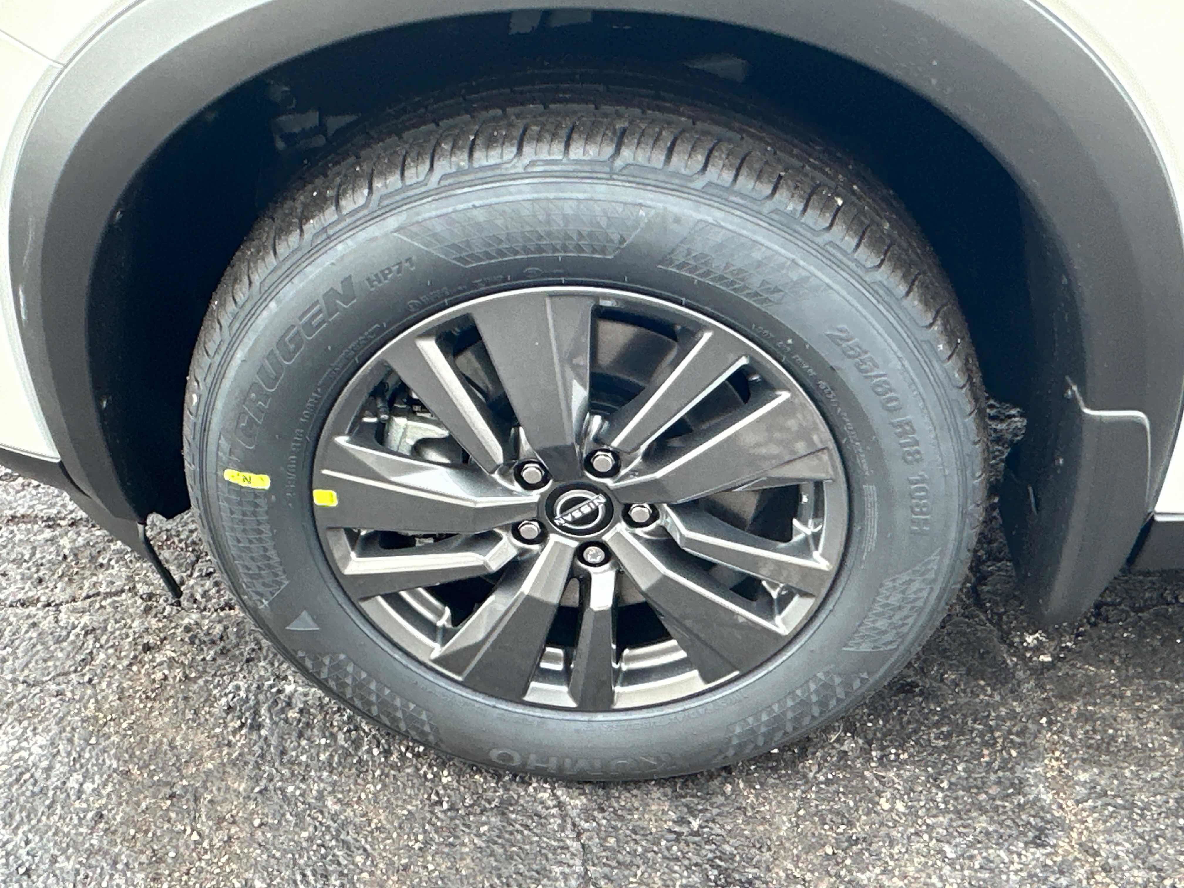 New 2026 Nissan Pathfinder SV w/ SV Premium Package AWD/4WD image 9