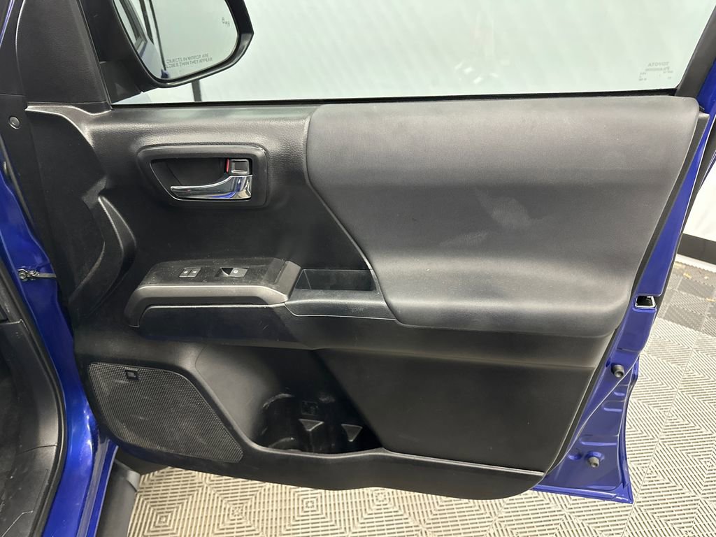 Used 2022 Toyota Tacoma TRD Off-Road w/ TRD Premium Off Road Package image 13