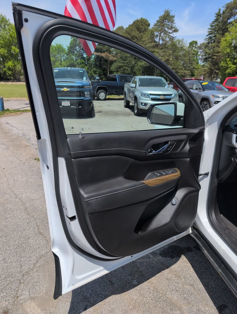 Used 2023 GMC Acadia SLE w/ Driver Convenience Package AWD/4WD image 6