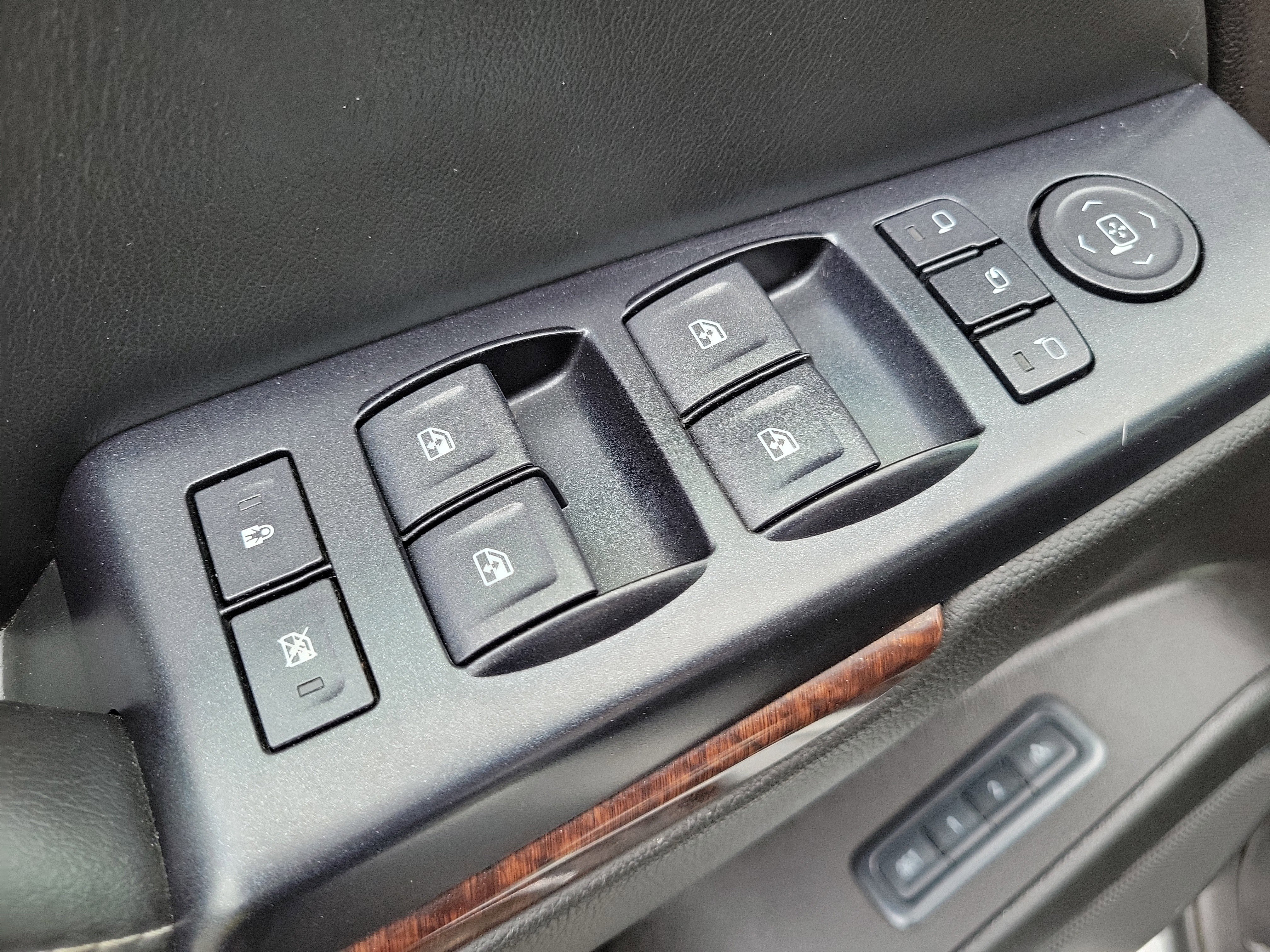 Used 2015 GMC Yukon SLT image 21