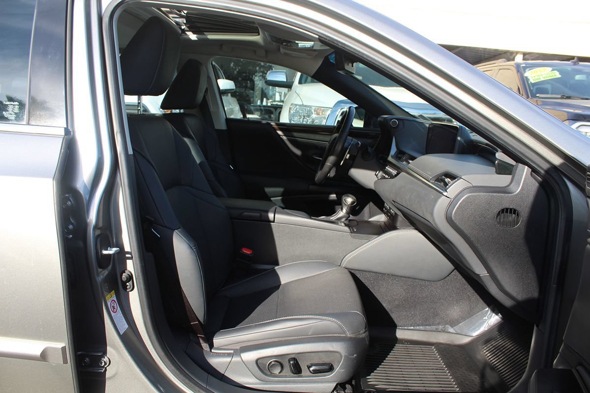 Used 2019 Lexus ES 300h w/ Premium Package FWD image 24