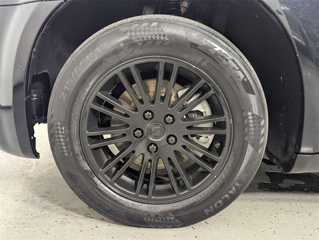 Used 2010 Chrysler 300 Touring image 9