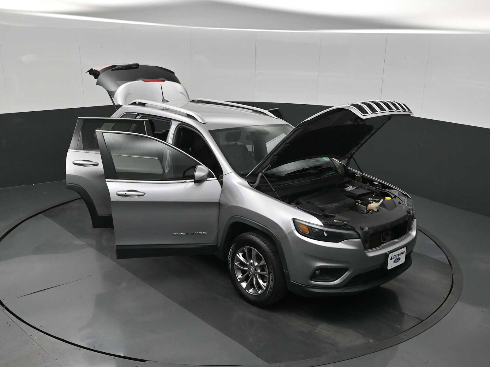 Used 2019 Jeep Cherokee Latitude Plus w/ Comfort/Convenience Group image 35