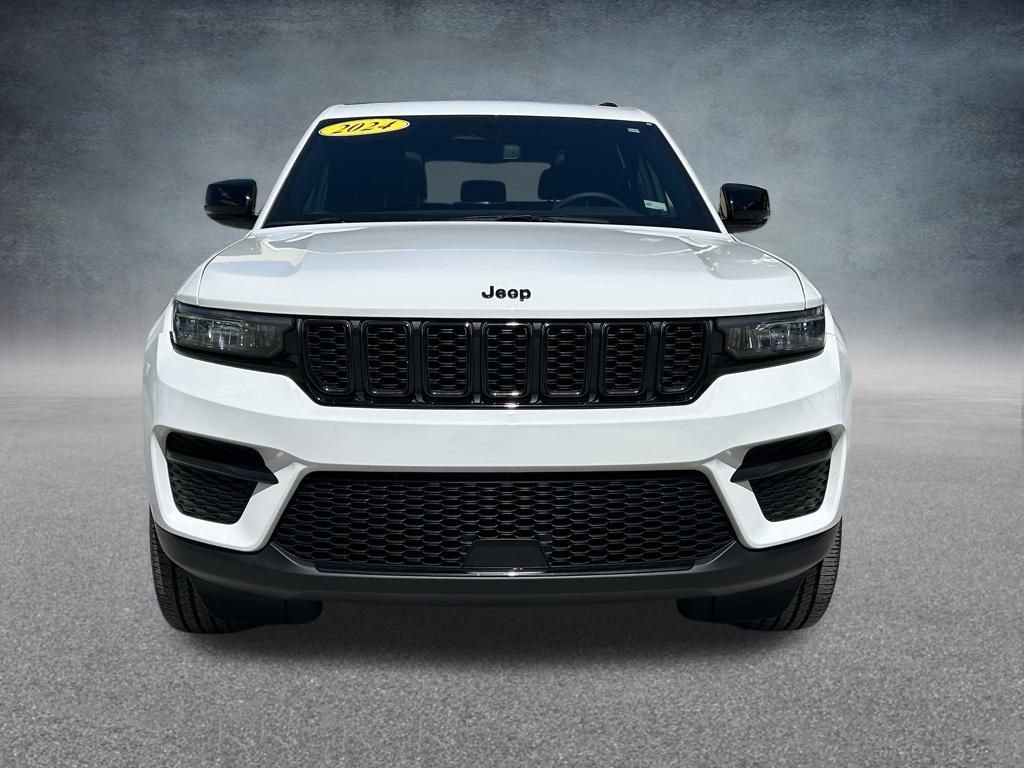 Certified 2024 Jeep Grand Cherokee Altitude image 2